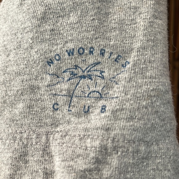 Uniqlo T-Shirt - Picture 3 of 4